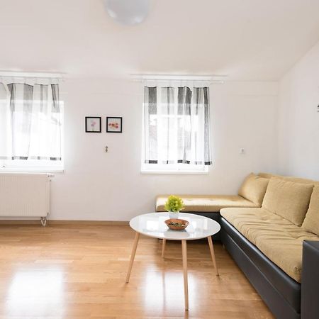 Apartmani Kod Marka โปเชกา ภายนอก รูปภาพ