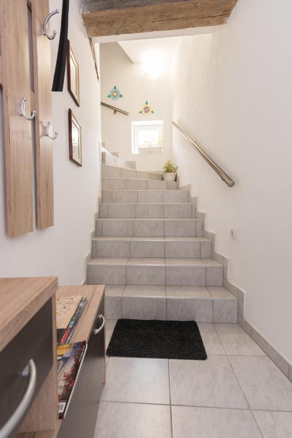 Apartmani Kod Marka โปเชกา ภายนอก รูปภาพ